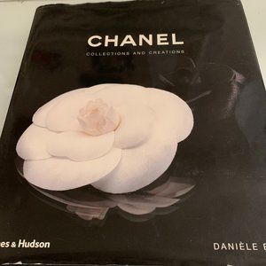 Large Hardcover book "CHANEL" written by Daniele Bott, Coffee Table Book CHANEL